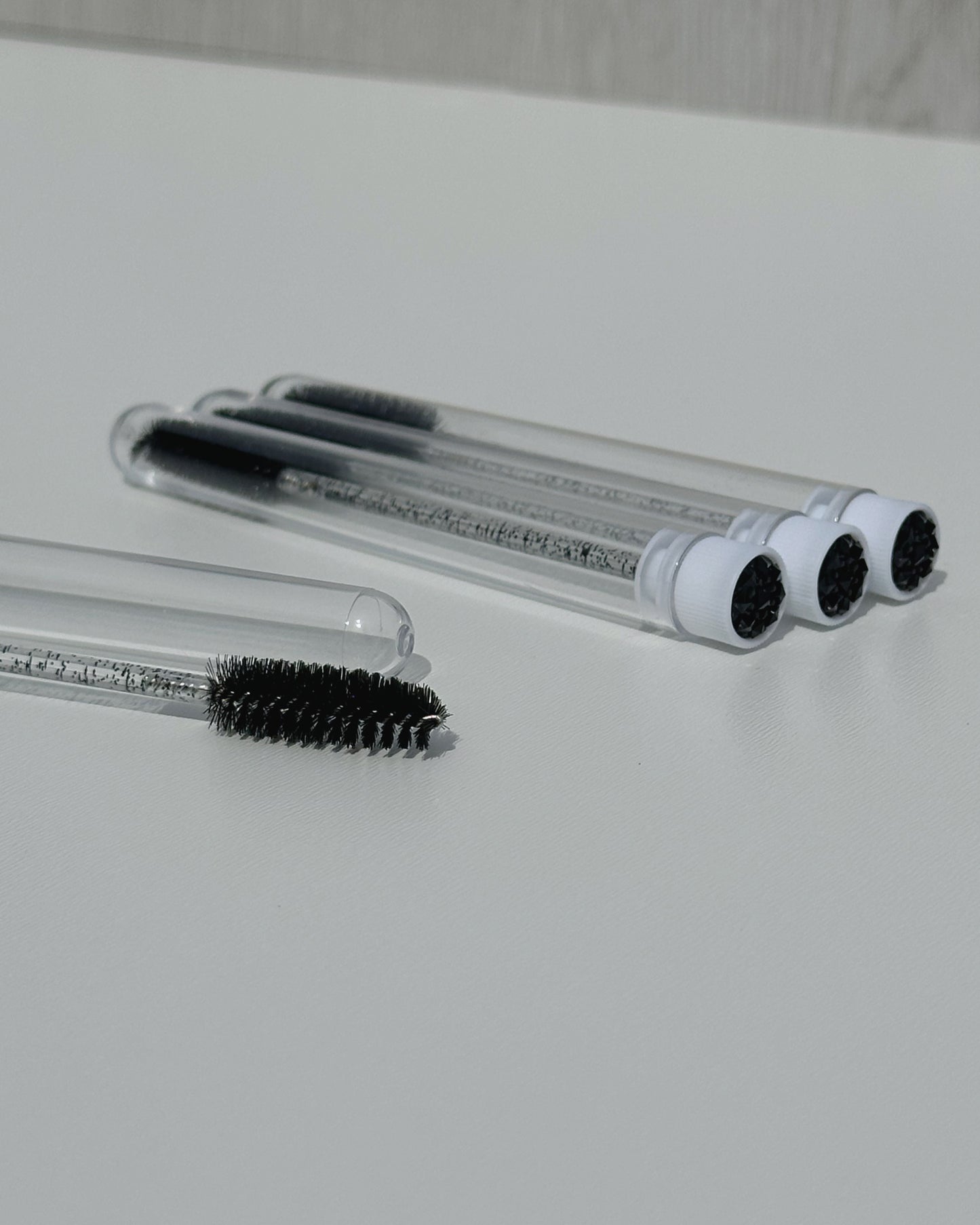 Lash brush with case
